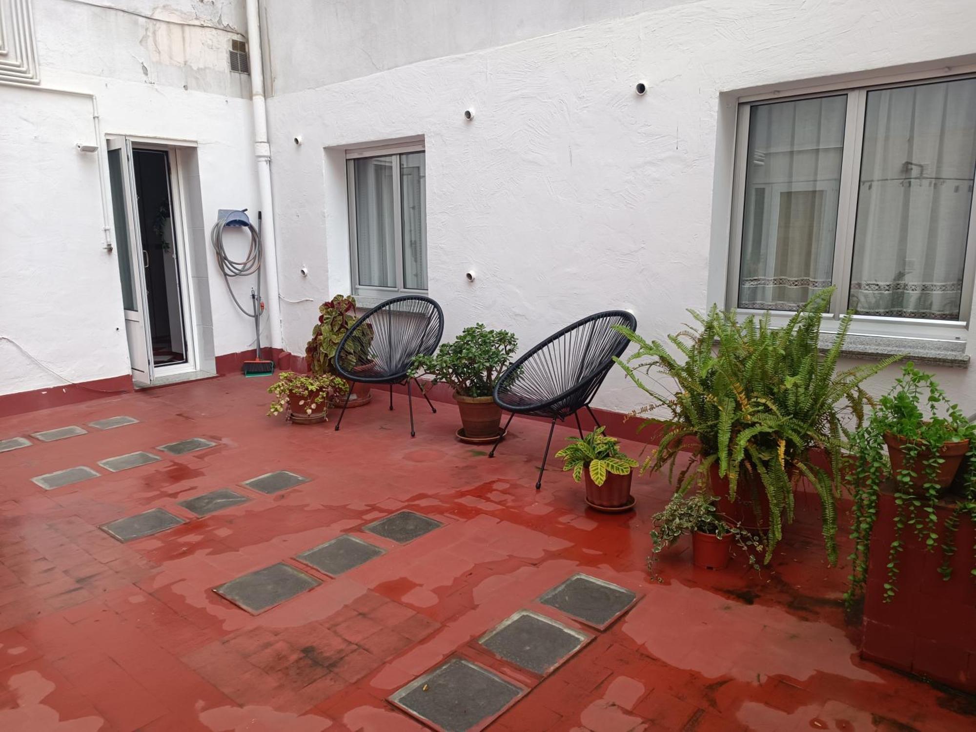 Como Una Casa De Campo En La Ciudad, Con Patio -Parking Gratis 기욘 외부 사진